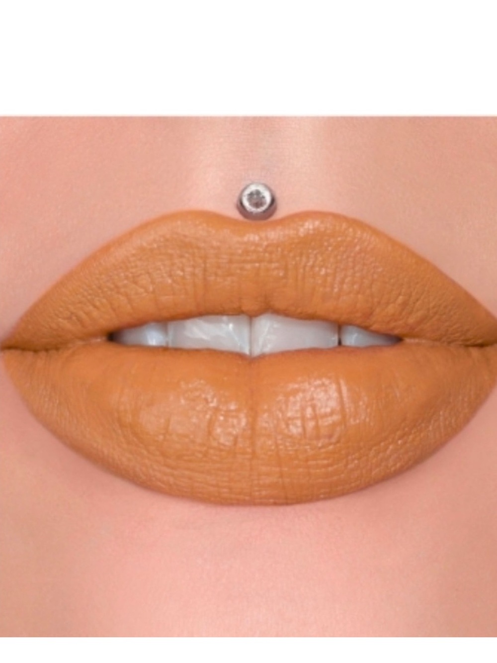Jeffree Star Velvet Trap Lipstick GARDENING HO
*New in box